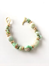 Incărcați imaginea în vizualizatorul Galeriei, Brațară cu Crisopraz - Roca Vulcanica placate cu aur de 14K