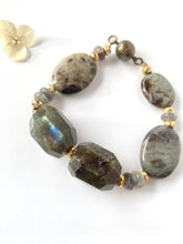 Incărcați imaginea în vizualizatorul Galeriei, Brațară Lollidot cu Pietre naturale semipretioase Labradorite Pirite