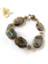 Incărcați imaginea în vizualizatorul Galeriei, Brațară Lollidot cu Pietre naturale semipretioase Labradorite Pirite