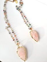 Incărcați imaginea în vizualizatorul Galeriei, Coliere cu pietre sempretioase si pandantiv cu cuart rose