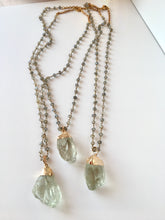 Incărcați imaginea în vizualizatorul Galeriei, Lanțisor alama rozariu cu labradorite si pandantiv cu Prasiolit (ametist verde)