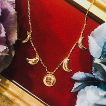 Incărcați imaginea în vizualizatorul Galeriei, Moon Phases - Fazele lunii - Lantisor finut cu luna si semiluna placat cu aur de 24k - Lollidot