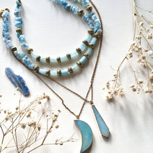 Incărcați imaginea în vizualizatorul Galeriei, GTL - Colier cu acvamarin si Roca Vulcanica - Colier cu Pandantiv Semiluna sau Arrow din Amazonit - Crescent Moon