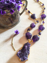 Incărcați imaginea în vizualizatorul Galeriei, Colier statement cu pietre naturale semipretioase | Ametist fatetat | Pandantiv Ametist Cluster