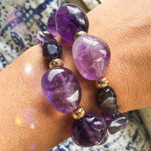 Incărcați imaginea în vizualizatorul Galeriei, Brațară cu pietre - Ametist si Roca vulcanica placate cu aur de 14K
