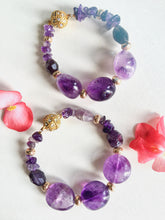 Incărcați imaginea în vizualizatorul Galeriei, Brațară cu pietre - Ametist si Roca vulcanica placate cu aur de 14K