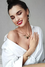 Incărcați imaginea în vizualizatorul Galeriei, Colier cu Fazele Lunii - Moon Phases Lantisor placat cu aur de 24k