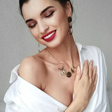 Incărcați imaginea în vizualizatorul Galeriei, Colier cu Fazele Lunii - Moon Phases Lantisor placat cu aur de 24k